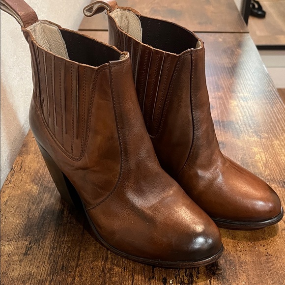Freebird Chestnut Leather Ankle Booties - Picture 4 of 7